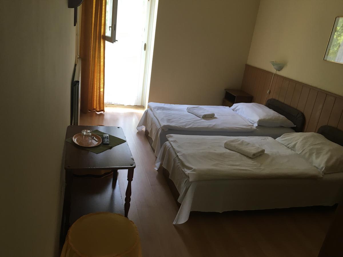 기오르 Muskatli Panzio B&B 외부 사진